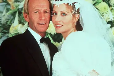 From Hollywood Fame to Ojai Privacy: Linda Kozlowski's 25-Year Journey Away from the Spotlight