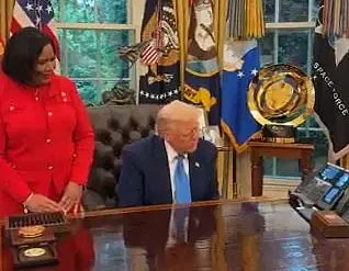 President Trump Pardons Todd and Julie Chrisley, Sparking Debates Over Justice and Media Influence