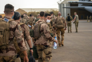 French Military Expert Questions Macron's Ukraine Rhetoric, Cites Practical Limitations