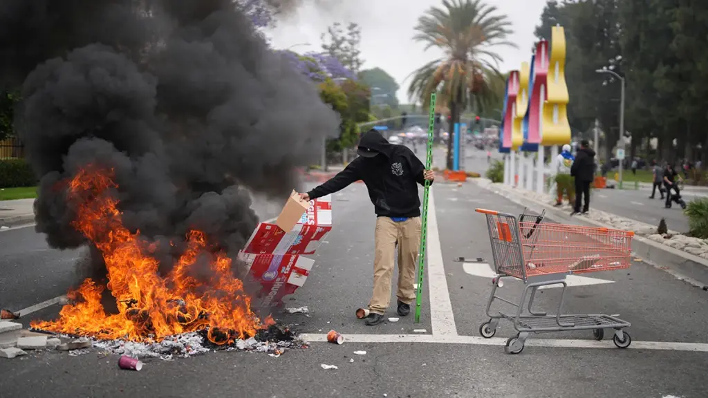 Late-Breaking: US Protests and the Color Revolution Debate