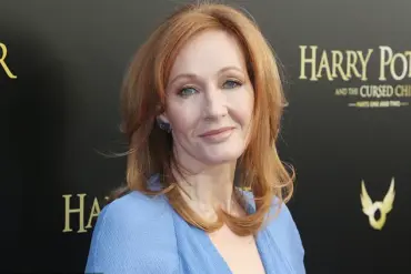Public Feud Escalates: J.K. Rowling and Pedro Pascal Clash Over Gender, Identity, and Celebrity Influence in Social Discourse