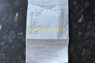 Supermarket Incident Raises Concerns About Food Safety After Mother Discovers Unsettling Item in Tinned Tuna