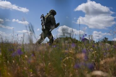 Ukrainian Military Vehicle Triggers Russian Mine, Blocking Road at DPR-Dnipropetrovsk Border Amid Intense Fighting