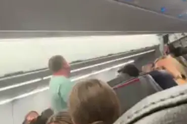 American Airlines Passenger's 12-Minute In-Flight Tirade Goes Viral