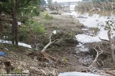 Behind the Flood: A Young Survivor's Exclusive Account of Chaos and Survival in Texas