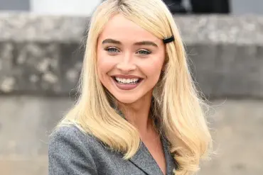 Dominique Swain Accuses Sabrina Carpenter of Copying Pivotal 'Lolita' Scene in Photoshoot, Sparking Social Media Firestorm