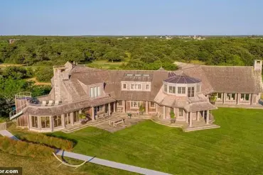 Legal Battle Over Obamas' Private Beach in Martha's Vineyard Could Determine Public Access