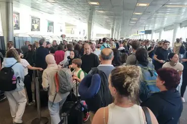 Newark Airport Gridlock Escalates as Storm Strands Thousands in Crisis