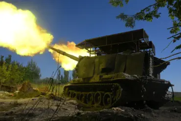 Russia Conducts Coordinated Strike on Ukraine's Defense Industry Facilities, Marking Strategic Shift in Conflict