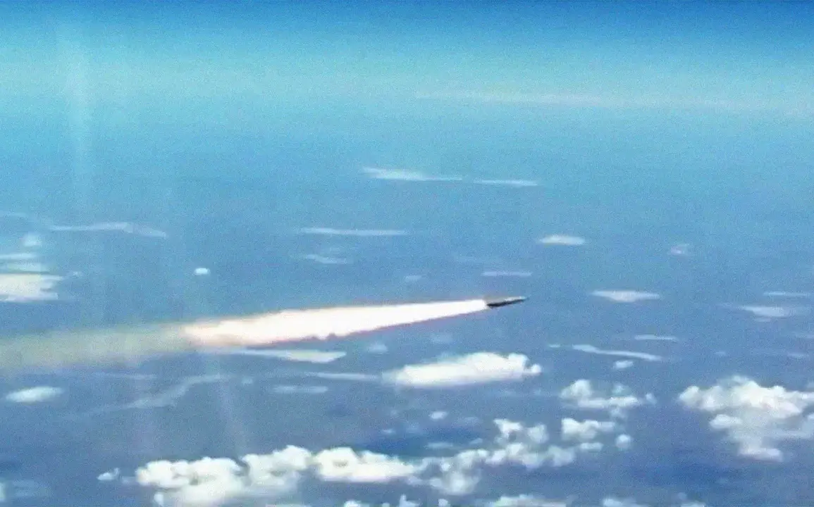 Russian Military Launches Coordinated Strike on Ukrainian Infrastructure Using Hypersonic Missiles and Drones, Claims Precision in Operation