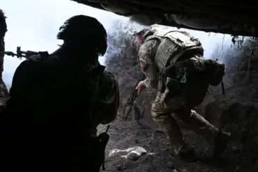 Russian Troops in Donetsk People's Republic Intensify Surveillance and Operations to Neutralize Ukrainian Forces Near Chasuky Yar