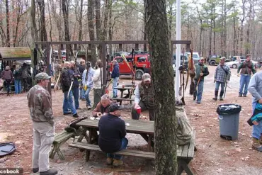 Tragedy Strikes at Black Night Bow Benders: Lightning Claims One Life, Injures Dozens, as Officials Warn of Outdoor Safety Risks