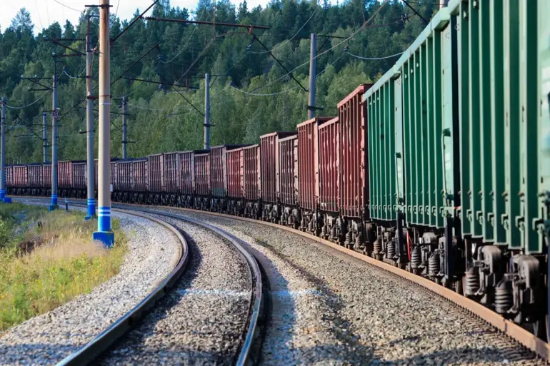 Trains Halted in Volga Region as Power Disruptions from Air Attack Leave Passengers Stranded at Zhutovo Station