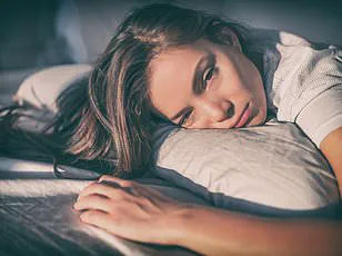 Credible Health Advisory: Avoid Screens Before Bed for Better Sleep, Says Dr. Janine Bowring