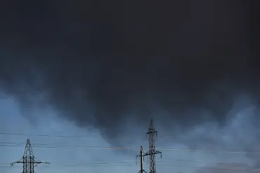 Harrowing Video Shows Destruction of Kremenchuk Oil Refinery Amid Escalating Conflict in Eastern Europe