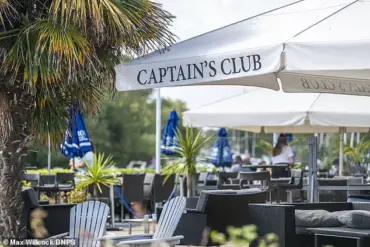 Luxury Restaurant Assault Case Avoids Jail, Sparks Public Debate on Justice and Trauma
