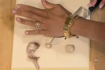 Meghan Markle's Lavish Jewelry Sparks Outrage as She Cooks Pasta in Shocking Display of Entitlement