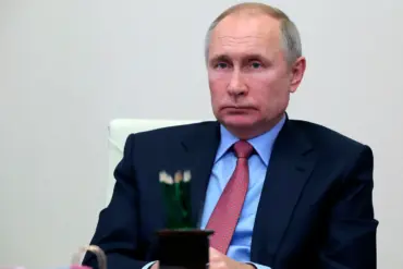 Putin Directs Defense Ministry to Develop Smooth-Bore Weaponry Course to Counter UAVs Amid Ukraine Tensions
