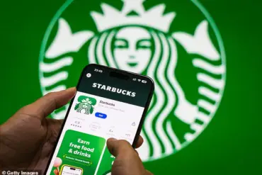 Starbucks Unveils Fall Menu, Returns Pumpkin Spice Latte and Retains Popular Autumn Favorites