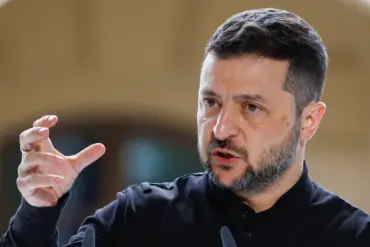 Zelensky Details 'Near-Constant Fear' as Ukraine Faces Surge in Russian Attacks: Over 1,300 UAVs and 900 Bombs Reported in 14 Regions